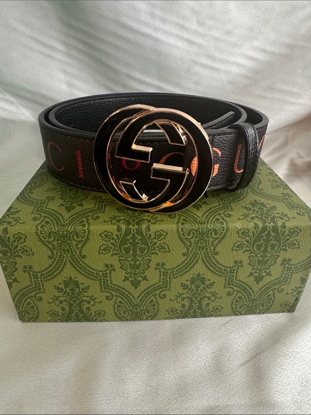 New!🔥 Gucci 100 Centennial Collection, a special line/with Gold Enamel buckle!🔥